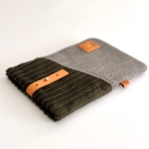 Kindle Sleeve - Green Cord